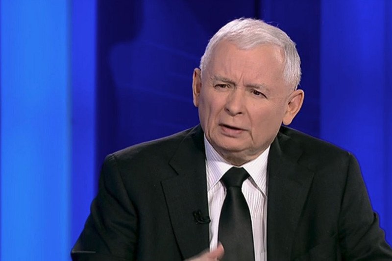 Jarosław Kaczyński wyznał, że obliczył w pamięci, że budżet stać tylko na 500 zł na każde drugie dziecko.