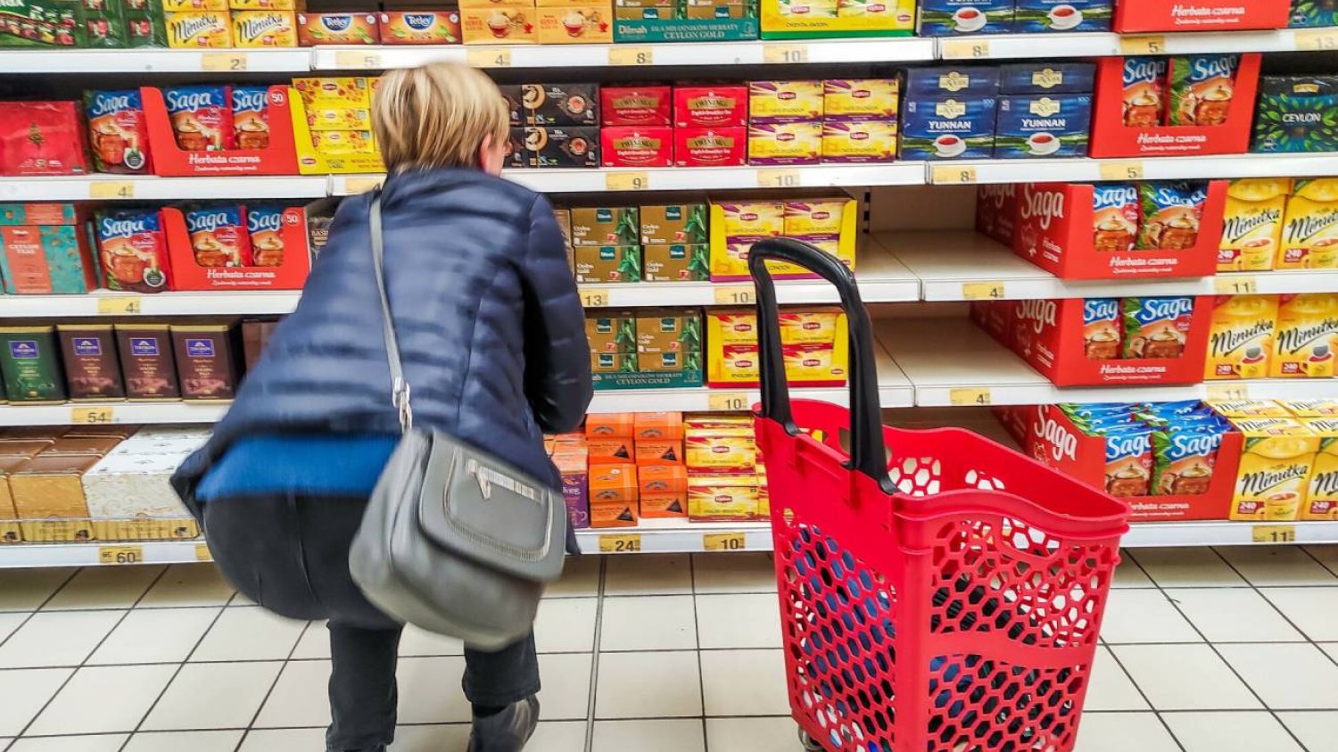 Biedronka i Lidl wycofują herbatę. Plastik w słodyczach Biedronka i Lidl wycofują herbatę. Plastik w słodyczach