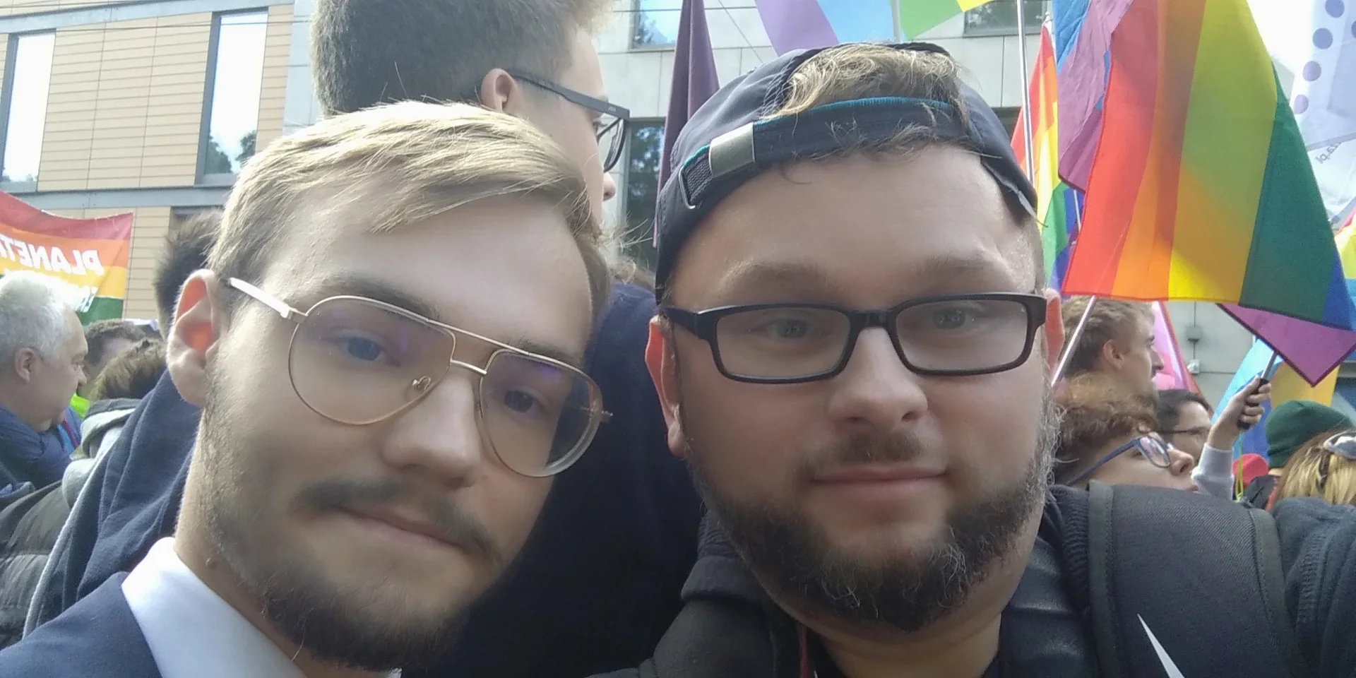 Selfik z Marszu Równości w Lublinie. Od lewej: Patryk Kobyłko i Kuba Gawron, współorganizator Marszu Równości w Rzeszowie.
