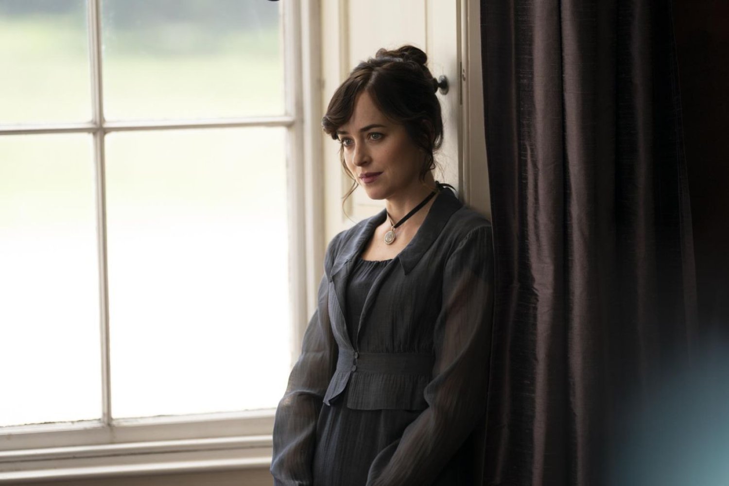 15 lipca na platformie Netflix odbędzie się premiera filmu "Perswazje", kolejnej ekranizacji ostatniej powieści obyczajowej Jane Austen o tym samym tytule. W księgarniach na czytelników czeka zaś ekskluzywne wydanie klasycznej książki