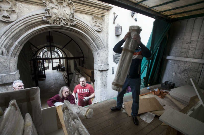 Kościół wyrzucił Fundację św. Włodzimierza, bo potrzebował biur na ŚDM. Na razie powstała tam restauracja.