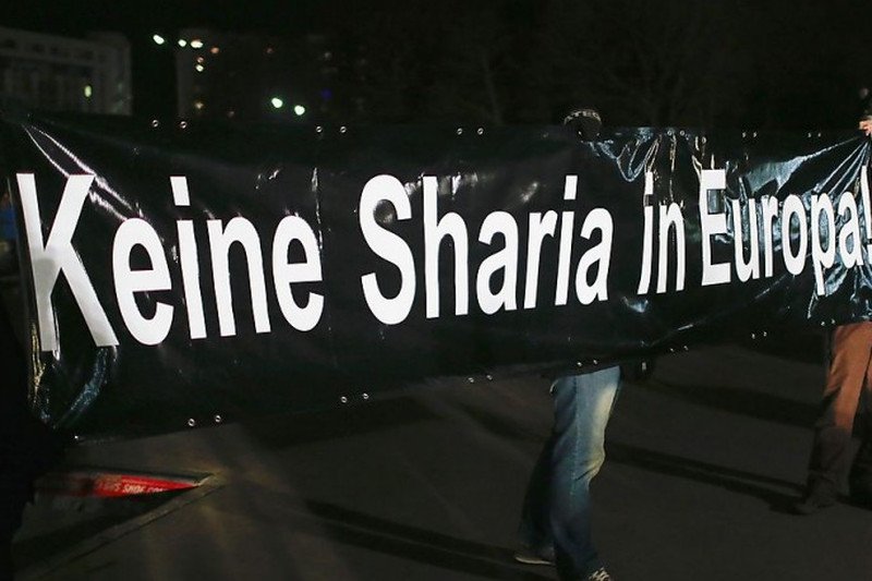 Szariat w Polsce nam nie grozi. Mimo wszystko niektórzy nim straszą, opierając się na przykładach "stref szariatu" w państwach na zachodzie Europy