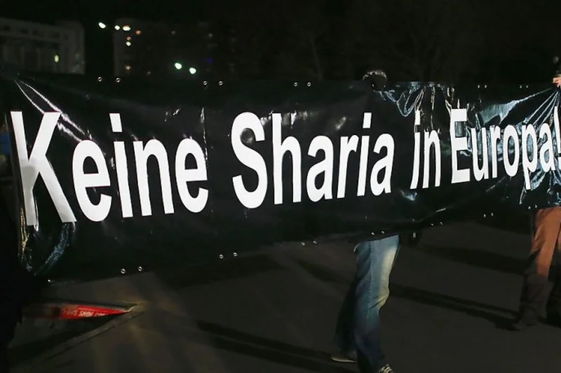 Szariat w Polsce nam nie grozi. Mimo wszystko niektórzy nim straszą, opierając się na przykładach "stref szariatu" w państwach na zachodzie Europy