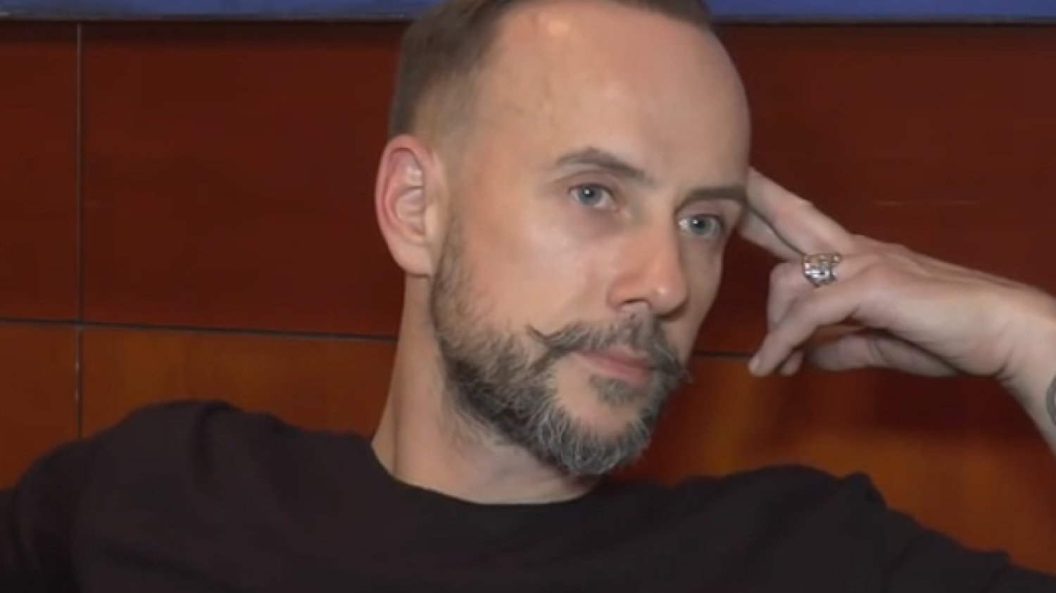 Adam "Nergal" Darski powiedział, że Szatan symbolizuje drogie mu wartości
