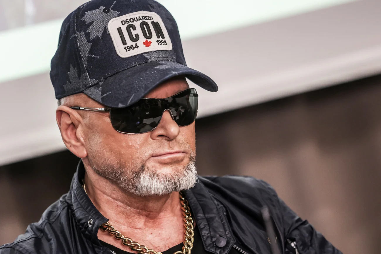 Krzysztof Rutkowski zlinczowany za zdjęcie z kocykiem zmarłej Madzi