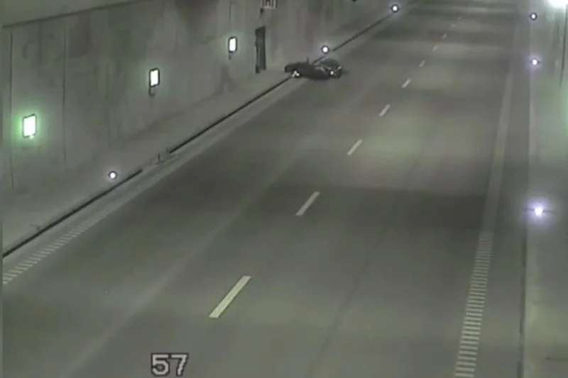 Motorowerzysta leżał tam 3 minuty...