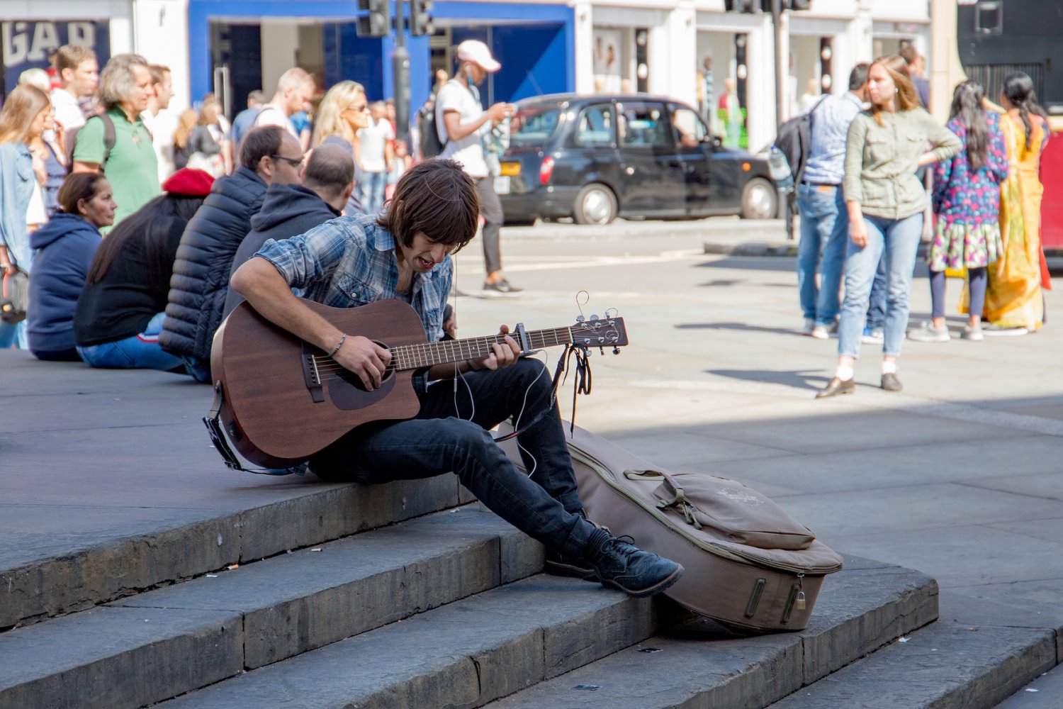 Branża muzyczna bogaci się, ale większość artystów musi dorabiać. Nie zawsze tak było