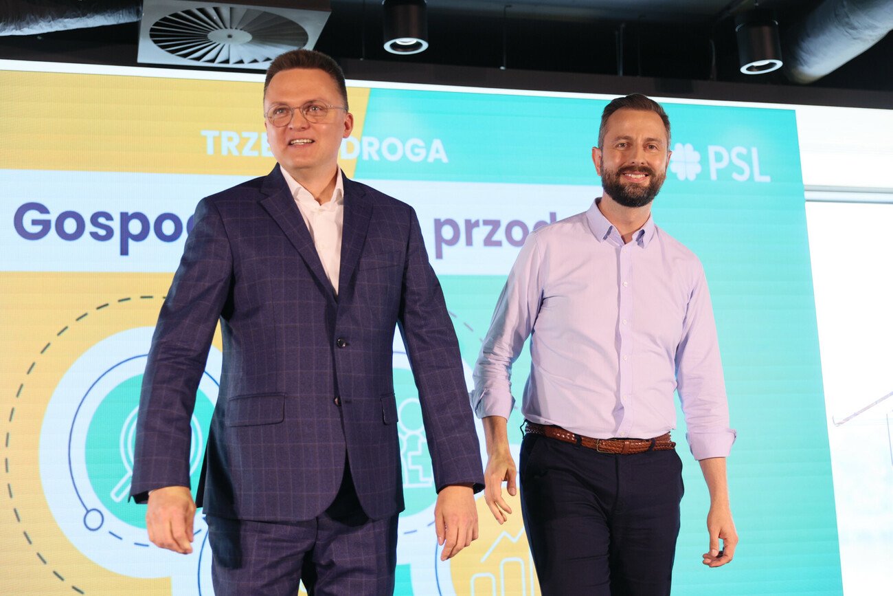 – Uwolnimy handel w dwie niedziele w miesiącu, bo on jest nam dziś potrzebny – powiedział Hołownia w Warszawie.