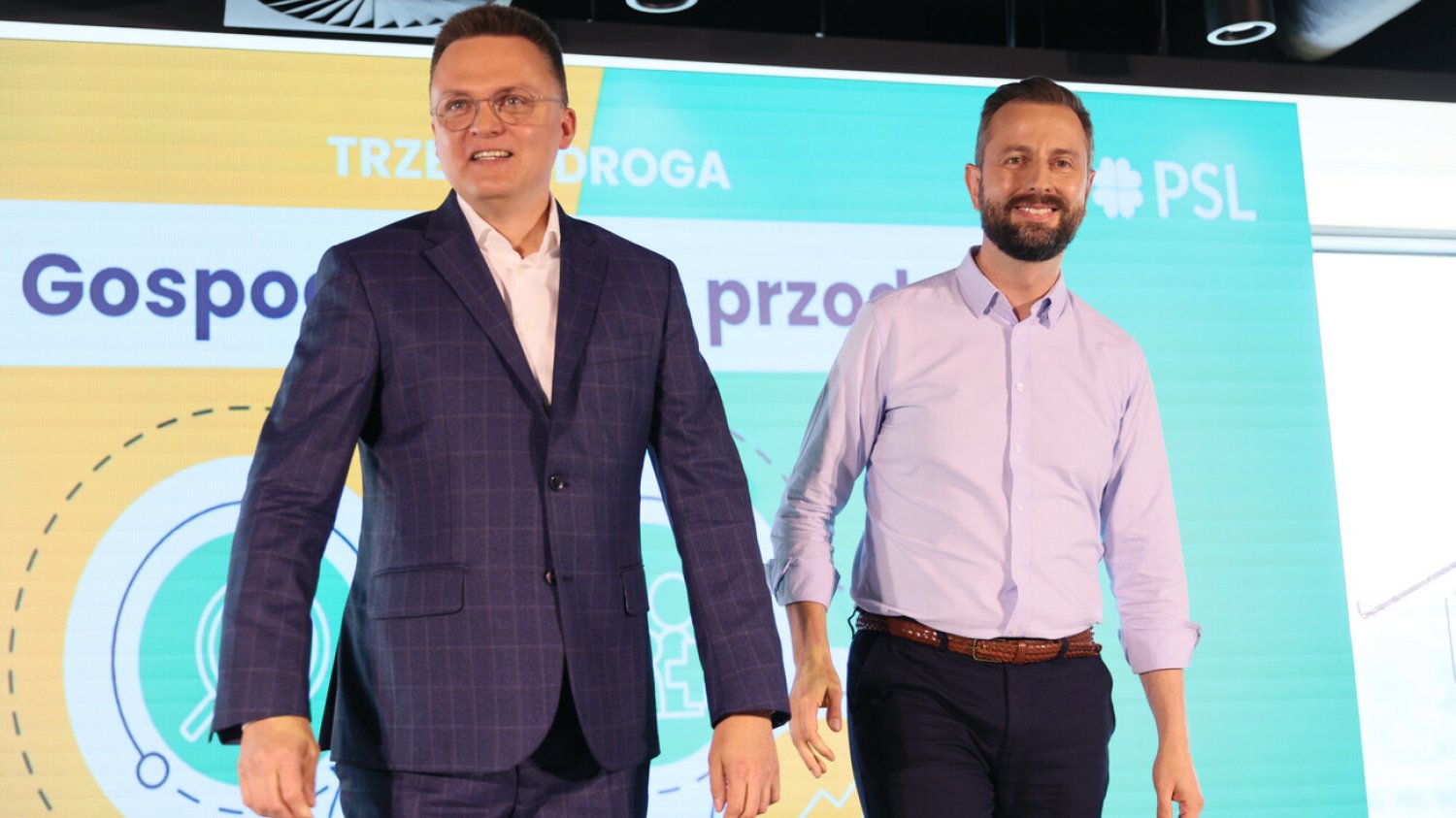 – Uwolnimy handel w dwie niedziele w miesiącu, bo on jest nam dziś potrzebny – powiedział Hołownia w Warszawie.
