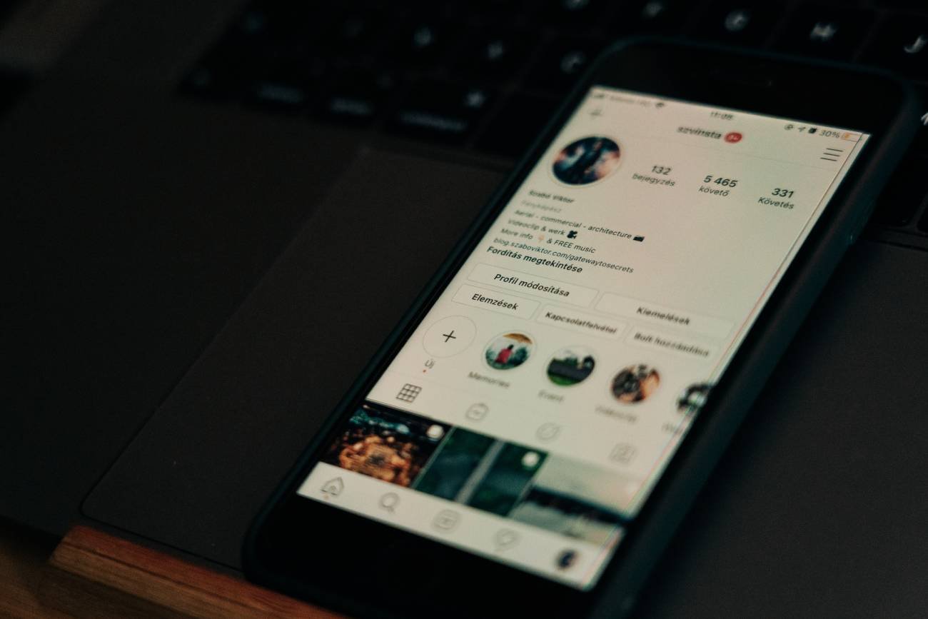 Czym jest pocketing? Partner ukrywa nas na mediach społecznościowych