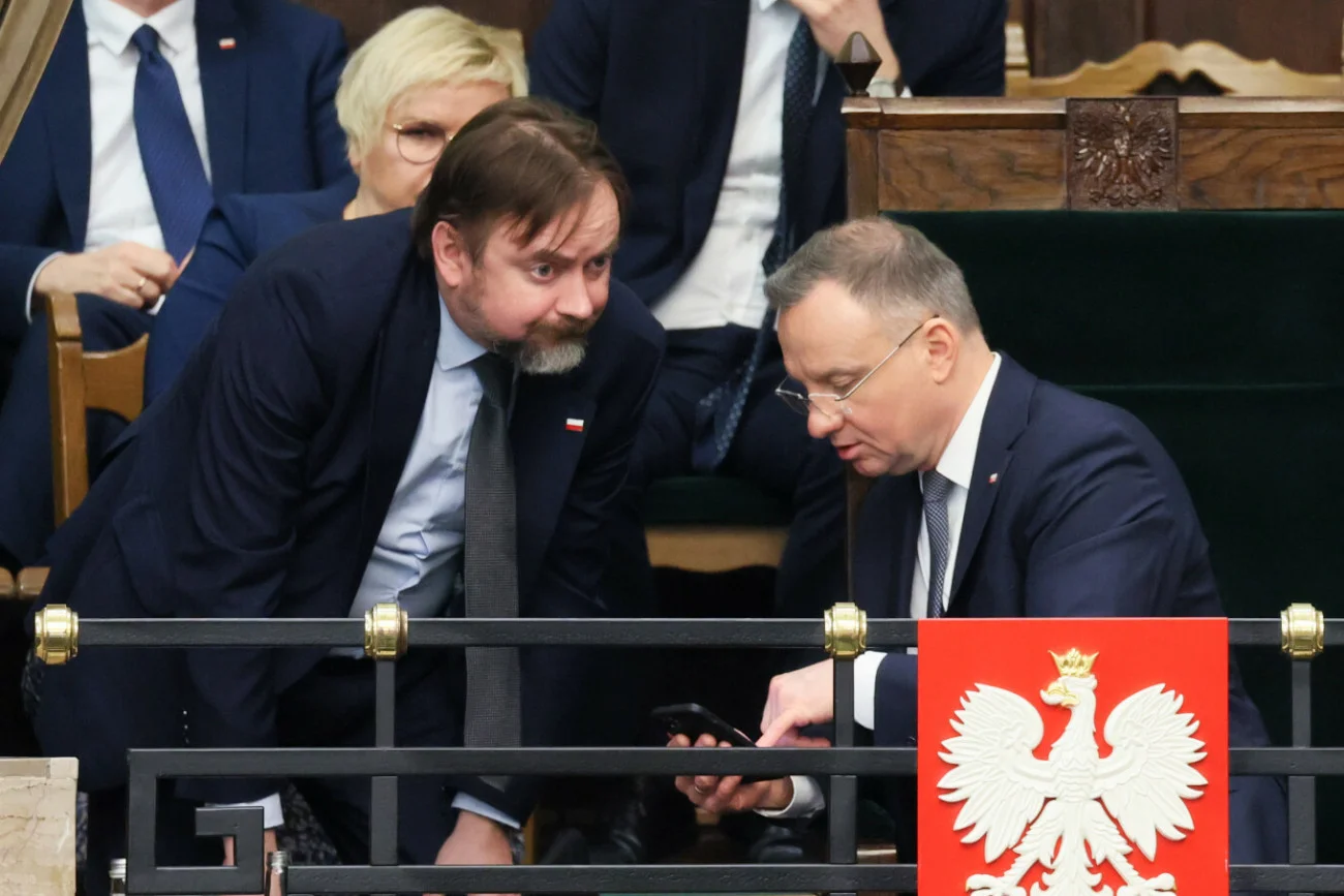 PiS potrzebuje 37 posłów, by rządzić. Paweł Szrot: "Nie można wykluczyć"
