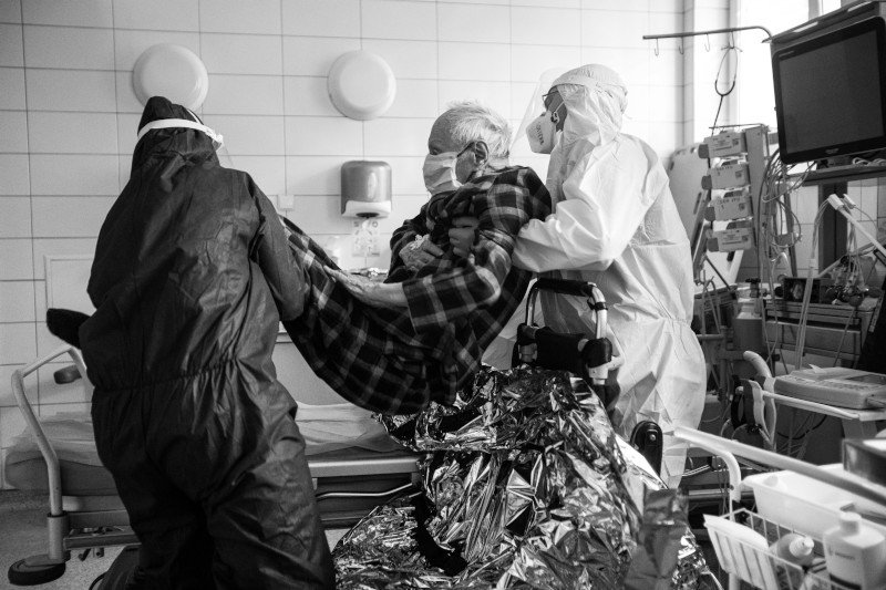 Na Białorusi 7 proc. liczby zgonów na koronawirusa to lekarze