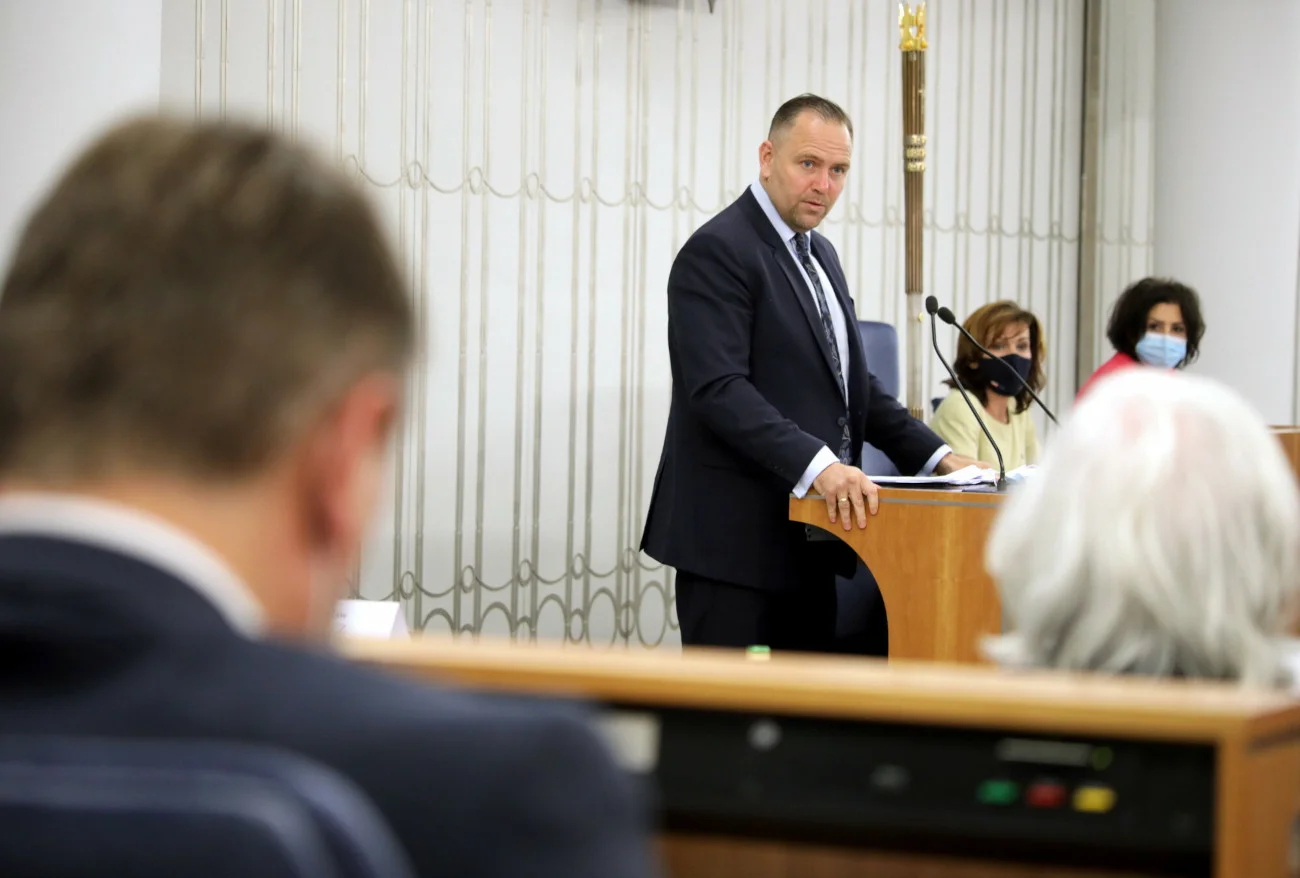 Senat przerwał czwartkowe obrady dotyczące wyboru nowego prezesa IPN.