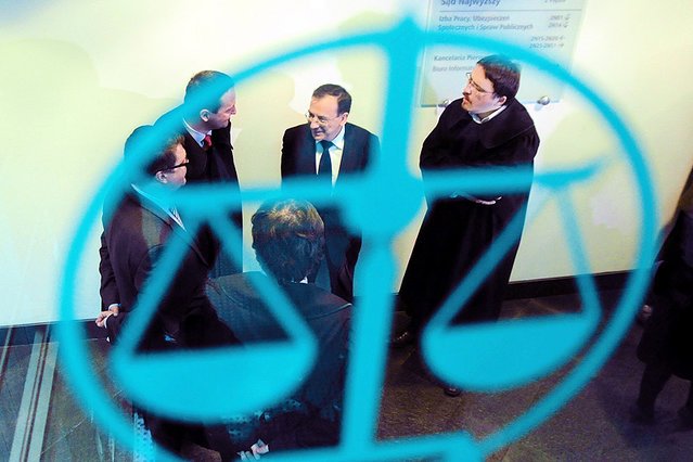 W maju Sąd Najwyższy orzekł, że prezydent Andrzej Duda przekroczył swoje uprawnienia, bo nie mógł ułaskawić Mariusza Kamińskiego przed prawomocnym wyrokiem