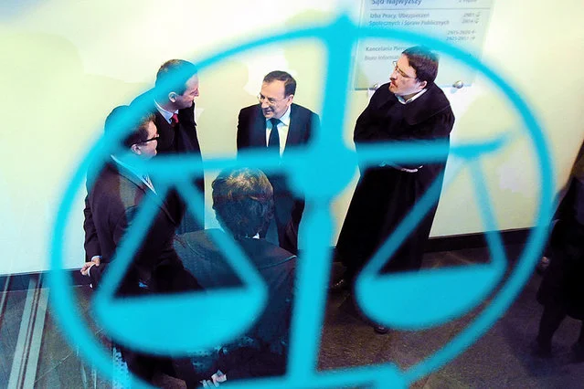 W maju Sąd Najwyższy orzekł, że prezydent Andrzej Duda przekroczył swoje uprawnienia, bo nie mógł ułaskawić Mariusza Kamińskiego przed prawomocnym wyrokiem