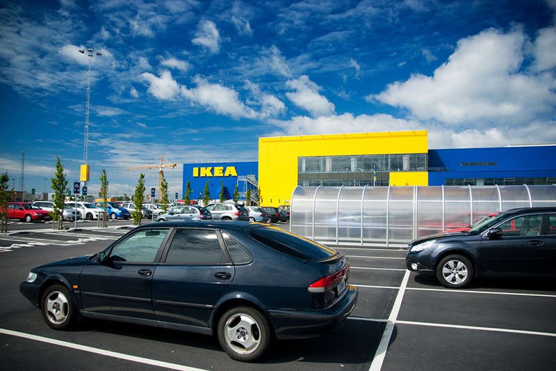 Ikea wyraziła ubolewanie z powodu przymusowej pracy, stosowanej przez jej podwykonawców na terenie NRD.