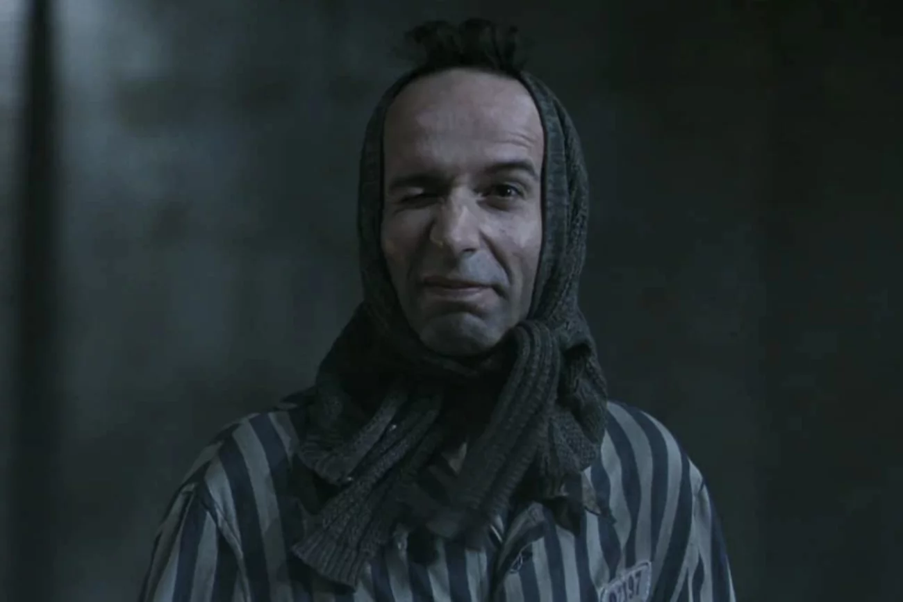Roberto Benigni w filmie "Życie jest piękne".