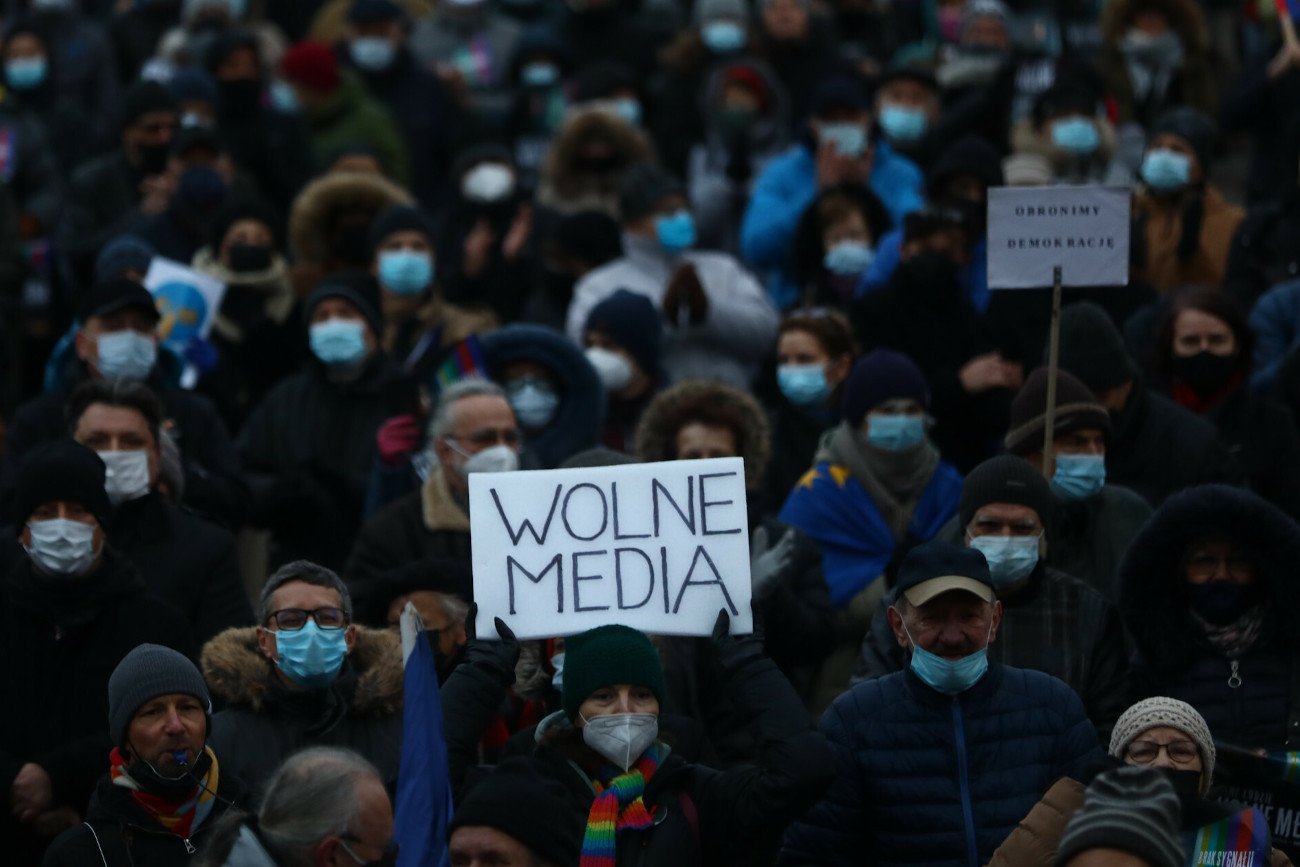 Tylko do godziny 15.30 pod apelem TVN ws. lex TVN znalazło się ponad 710 tysięcy podpisów.