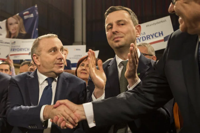 PO i PSL miały dogadać się w sprawie koalicji przed wyborami parlamentarnymi. Takie nieoficjalne informacje podaje dziennik "Rzeczpospolita".