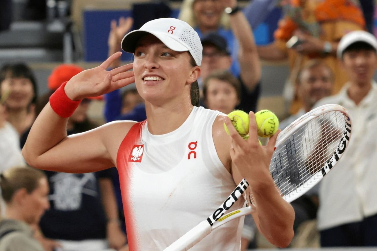 Iga Świątek wygrała Wimbledon. Media: "zdominowała kort od pierwszej piłki".