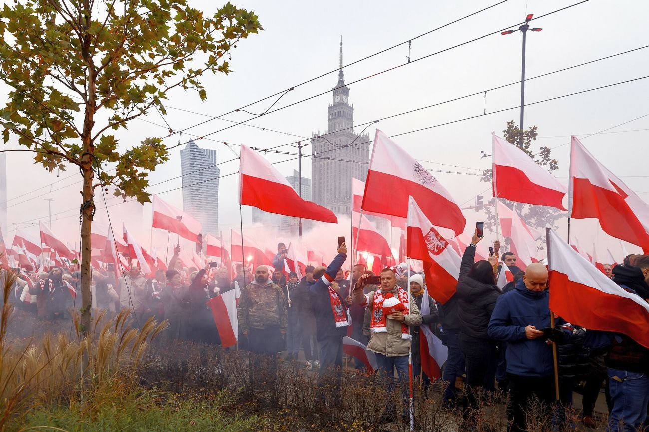 W Marszu Niepodległości w Warszawie maszerowało 90 tys. ludzi (według służb stolicy) lub 250 tys. ludzi (wedle organizatorów)
