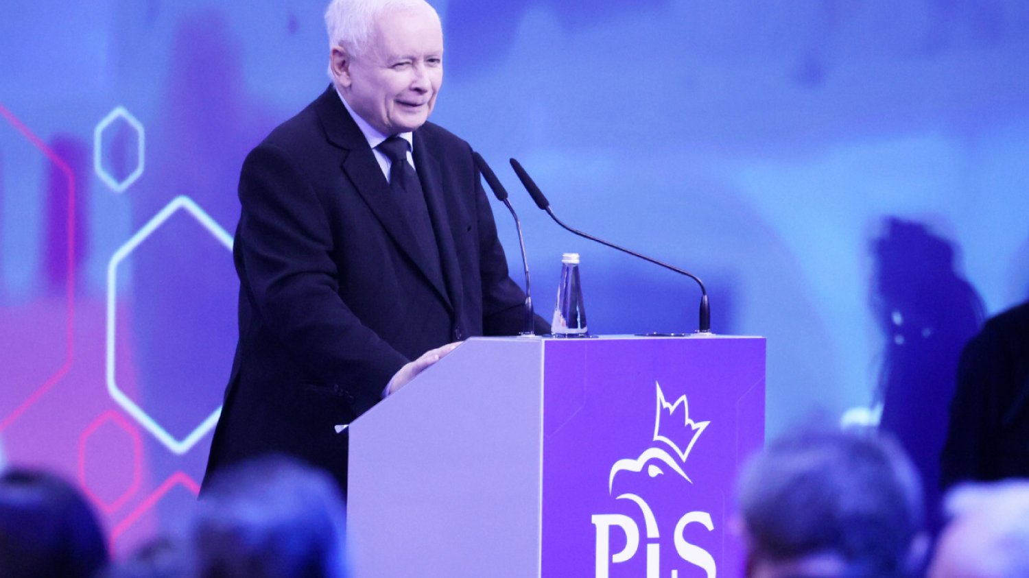Kaczyński: 800 plus i darmowe leki dla seniorów i dzieci Nowe obietnice PiS Kaczyński: 800 plus i darmowe leki dla seniorów i dzieci Nowe obietnice PiS