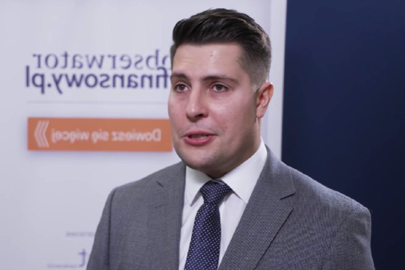 Damian Diaz rozstaje się z "Wiadomościami". Ma rozpocząć współpracę z NBP