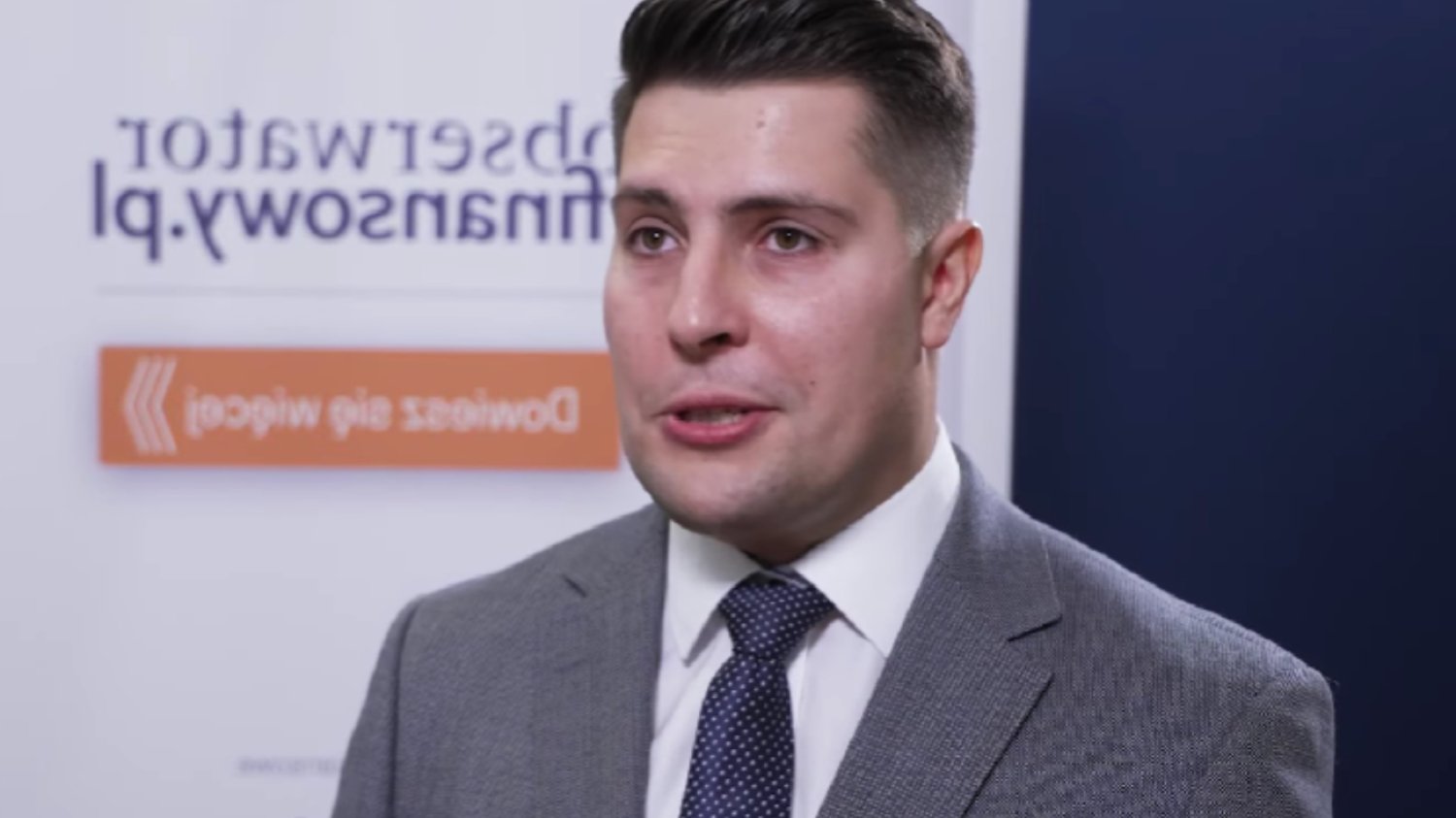 Damian Diaz rozstaje się z "Wiadomościami". Ma rozpocząć współpracę z NBP
