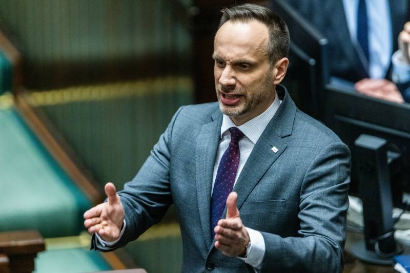 Janusz Kowalski zapowiedział, że zbiera podpisy pod projektem, który ma bronić chrześcijan oraz ich symboli religijnych