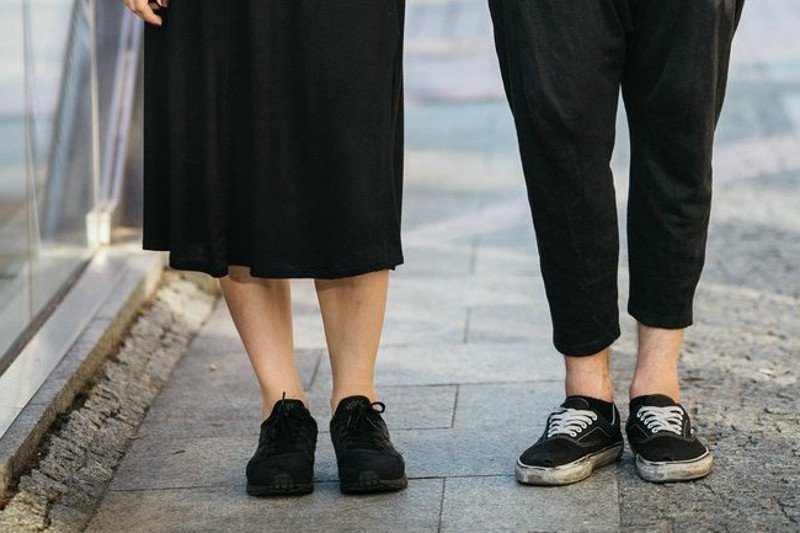 Gołe kostki zmorą rodziców. Co na to lekarze?