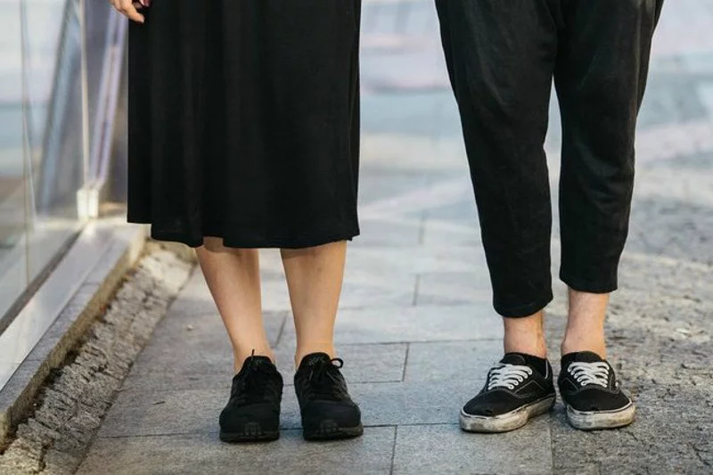 Gołe kostki zmorą rodziców. Co na to lekarze?