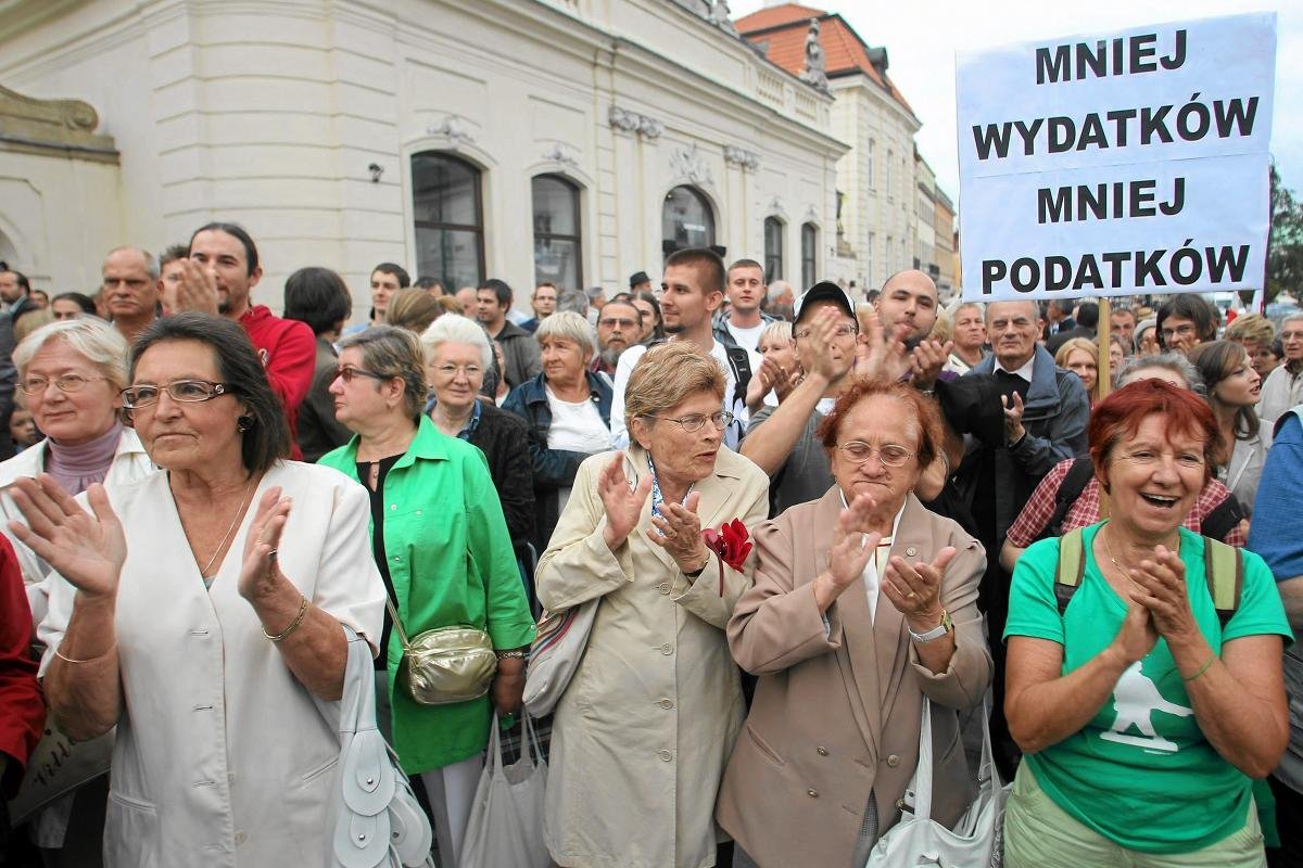 Sierpień 2010. Warszawa. Protest przeciwko planowanej podwyżce stawek podatku VAT