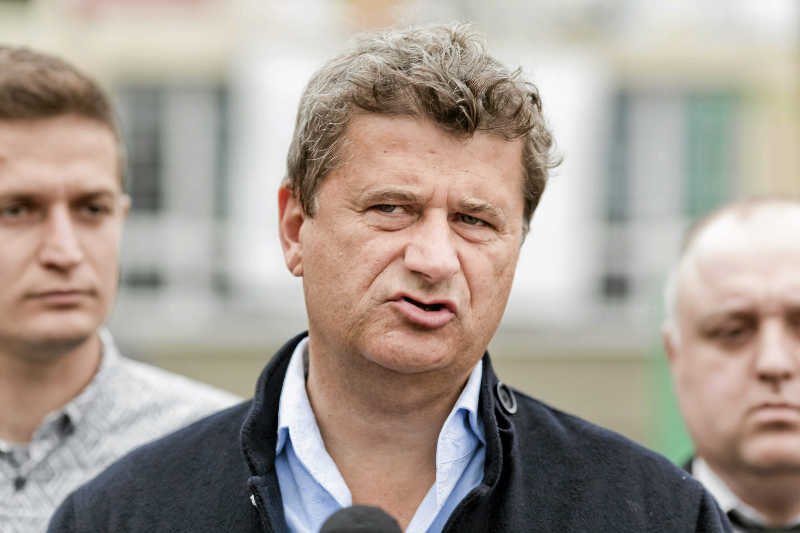 Janusz Palikot przypomina wyborcom dojrzałego orangutana. Po co mu badania fokusowe?