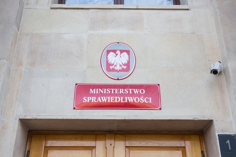 Zmarły mężczyzna był kierowcą w resorcie sprawiedliwości.