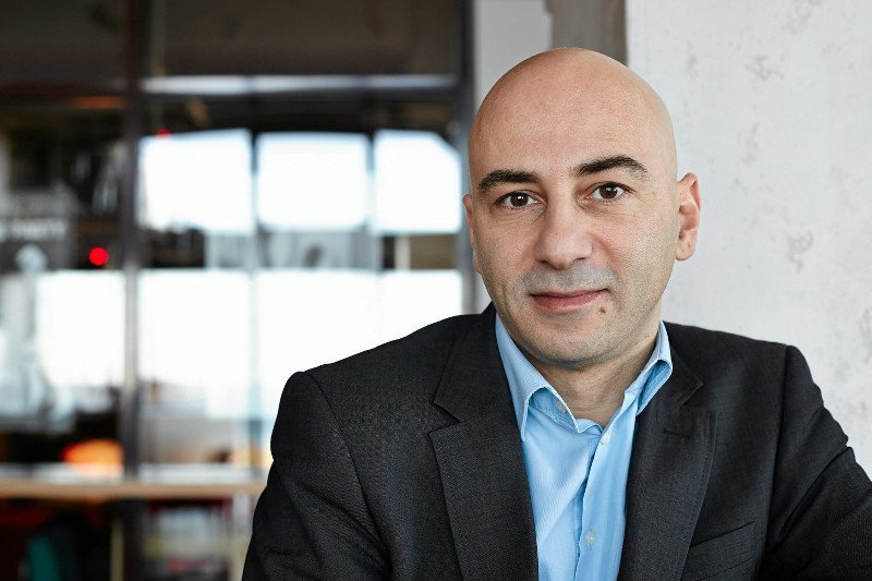 Kilka godzin temu wybrali go szefem KOD na Pomorzu. Szumełda właśnie został poturbowany pod Bazyliką Mariacką