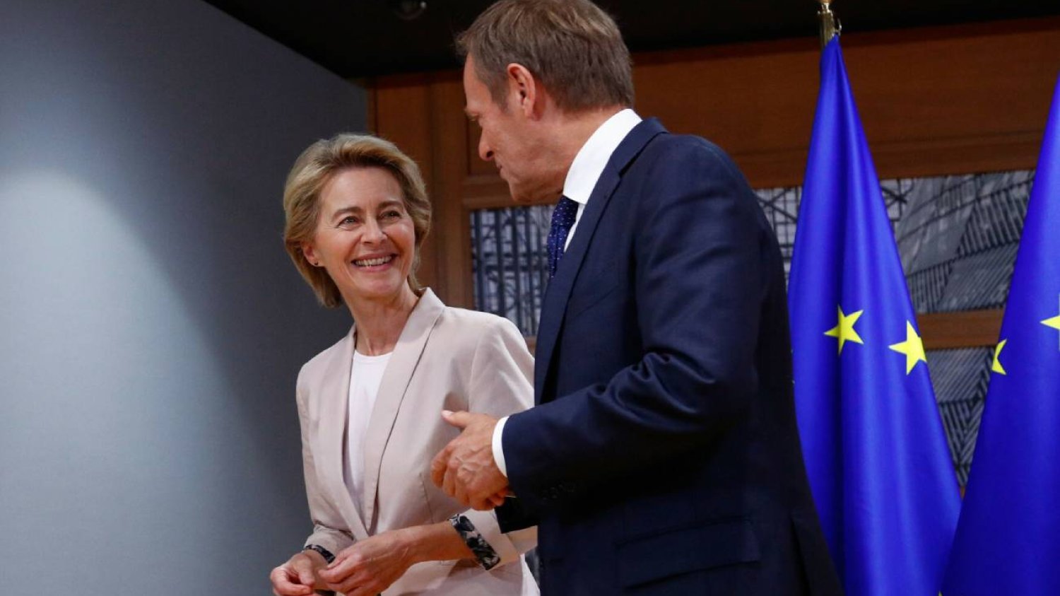 Donald Tusk udał się do Brukseli, aby walczyć o odblokowanie KPO dla Polski. Kandydat na premiera Polski Donald Tusk i przewodnicząca KE Ursula von der Leyen.