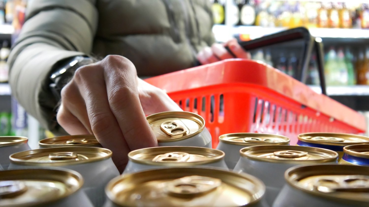 Wzrost cen napojów alkoholowych. 1 stycznia 2026 r. będą podwyżki. Podwyżka cen alkoholu w 2026 r. Ile wyniesie akcyza?