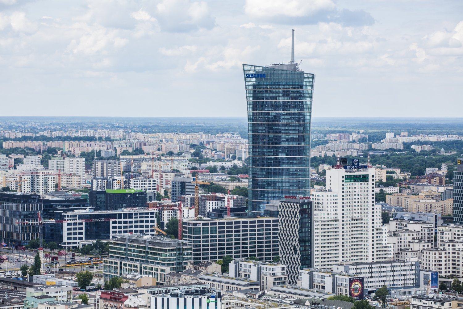 Zakażony koronawirusem Polak pracował w kompleksie Warsaw Spire