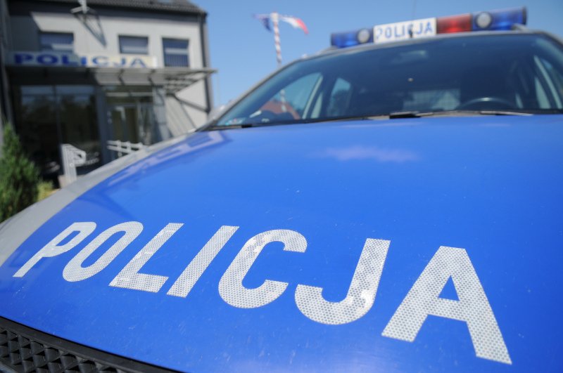 Policja poszukuje mężczyzny podejrzanego o pobicie pasażera autobusu miejskiego w Sosnowcu.