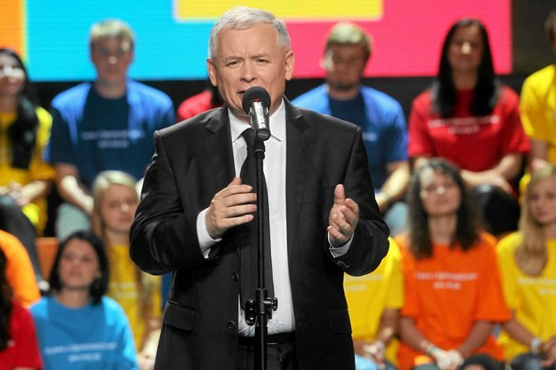 PiS w drugim sondażu z rzędu wyprzedza PO