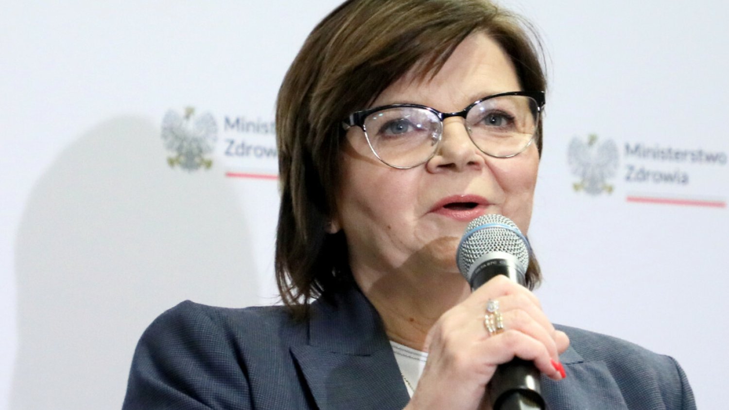 Zakazu sprzedaży alkoholu na stacjach benzynowych? Ministra Leszczyna zdradza nowy plan.