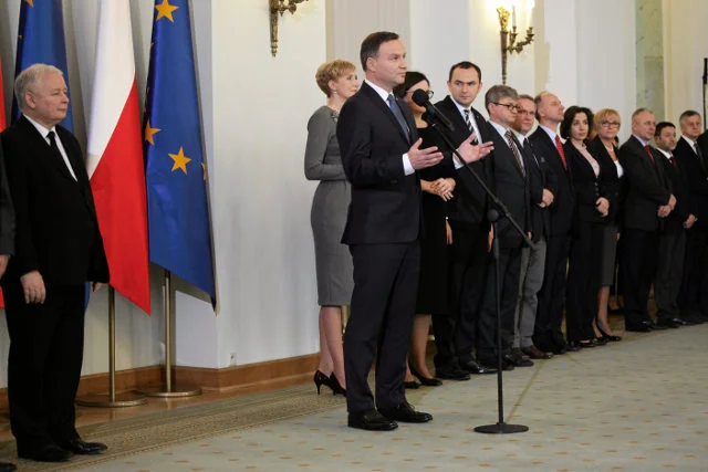 Kiedyś w centrum uwagi, dziś poseł Kaczyński stoi z boku