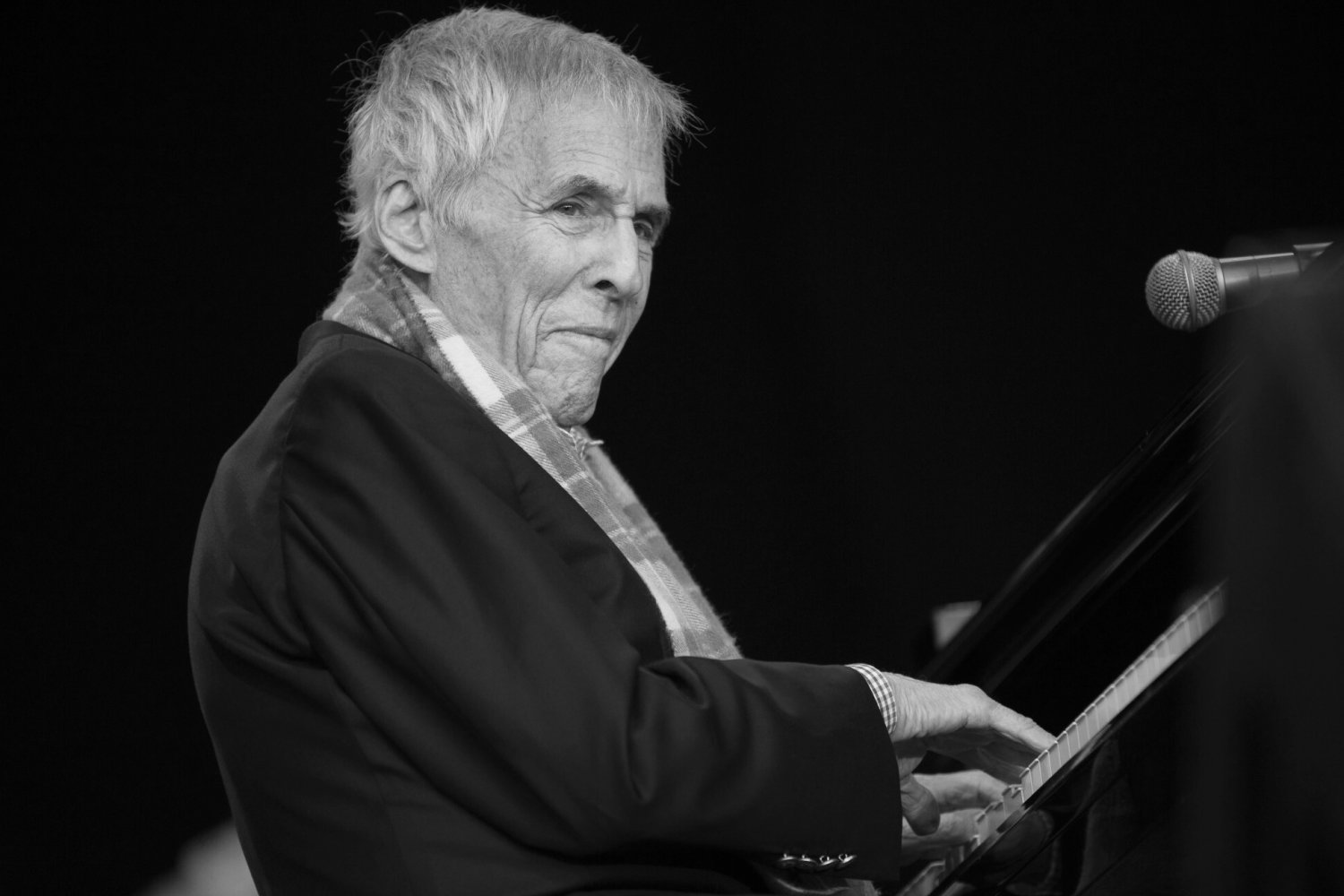 Burt Bacharach nie żyje.
