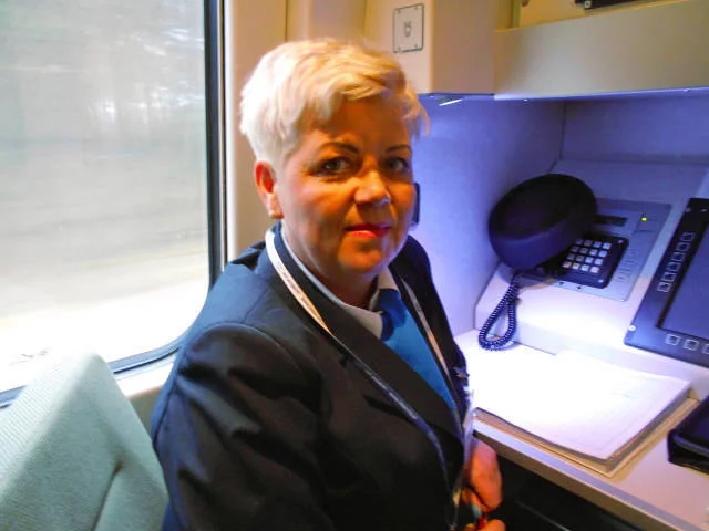 Renata Świderska na kolei pracuje już 27 lat. Swojej pracy nie zamieniłaby na inną.