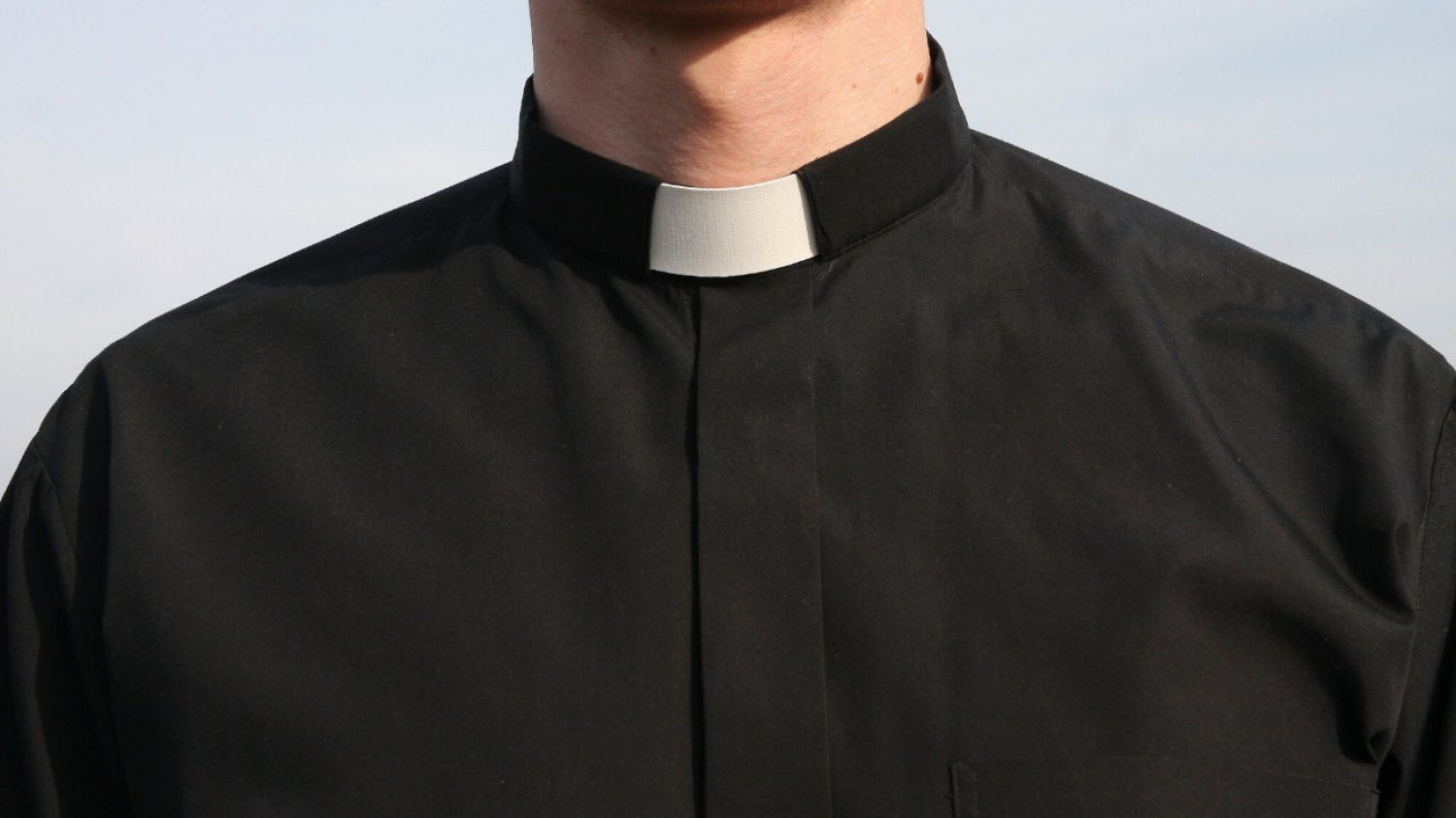 Wikariusz parafii pw. św. Jakuba Apostoła w Prusicach na Dolnym Śląsku miał wysyłać do 14-latka nieprzyzwoite wiadomości.