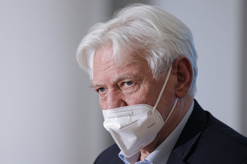 Prof. Andrzej Horban ostrzega przed dalszym wzrostem zakażeń koronawirusem.