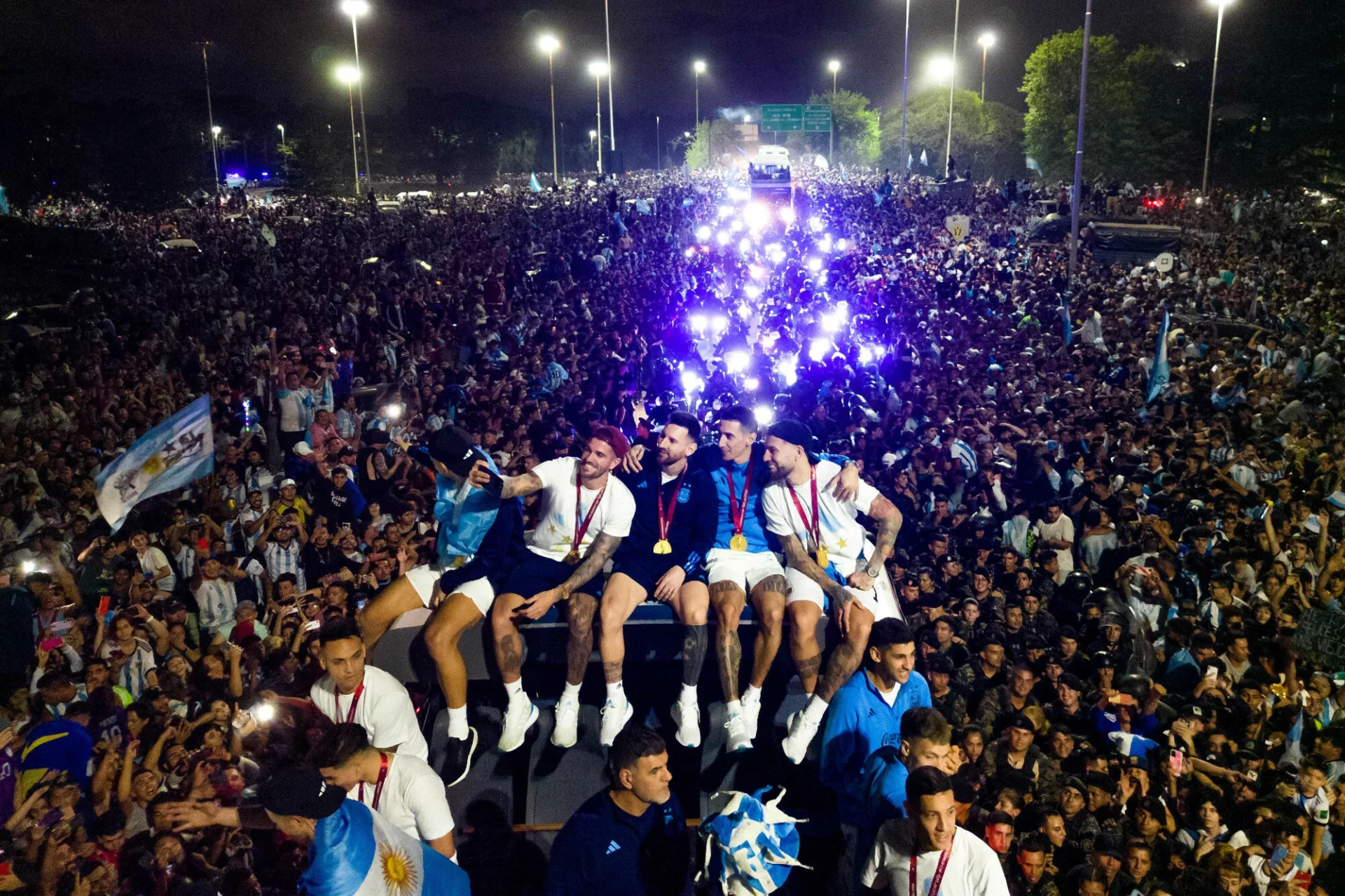 Szaleństwo w Argentynie. Leo Messi wrócił do kraju