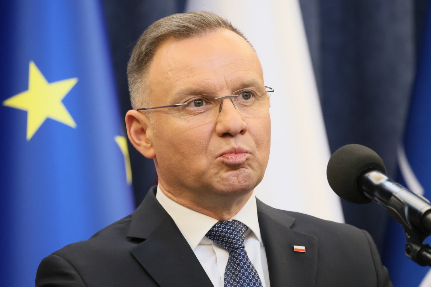 Duda może dostać mniej pieniędzy. Taki plan mają rządzący.