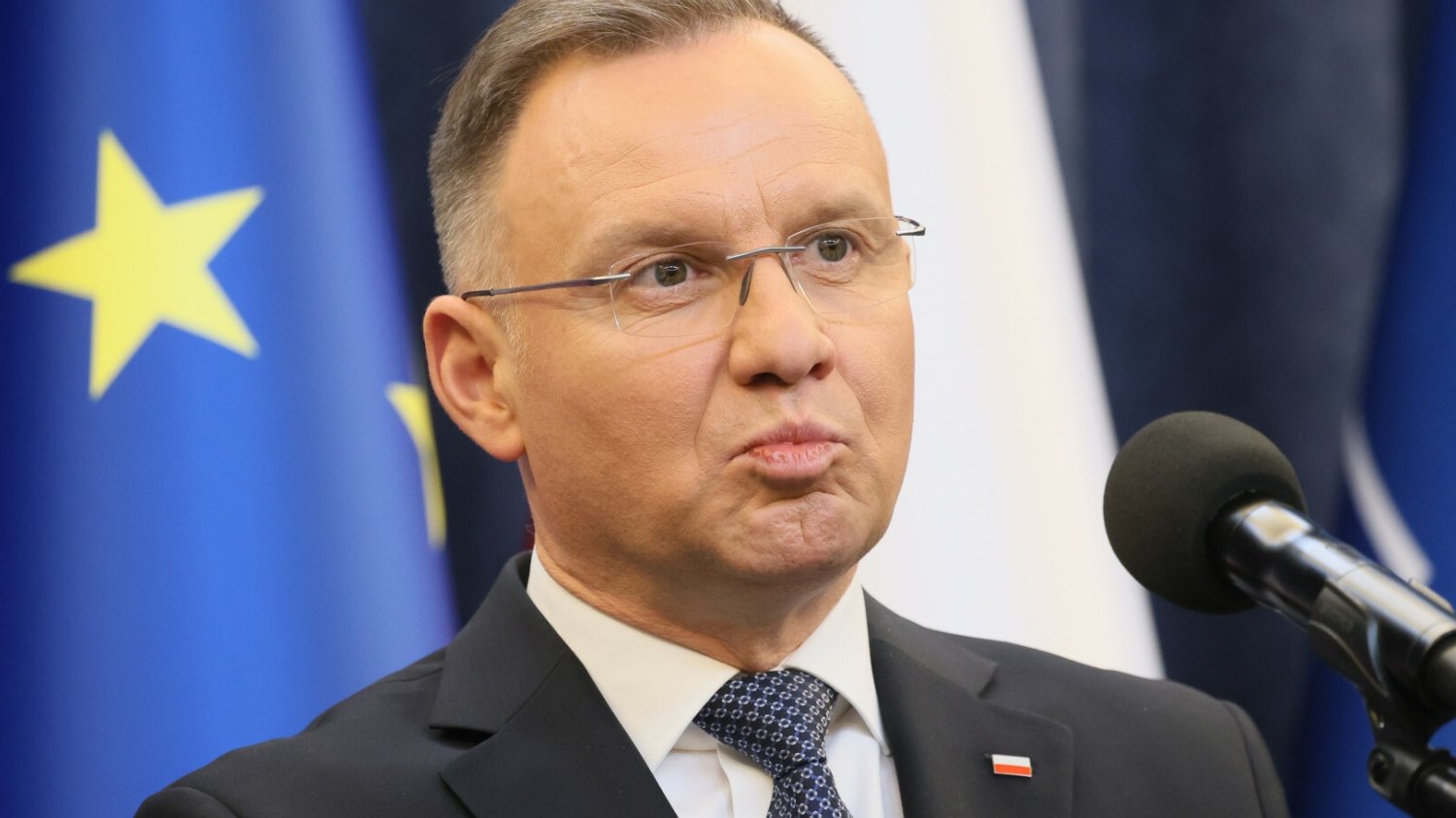 Duda może dostać mniej pieniędzy. Taki plan mają rządzący.
