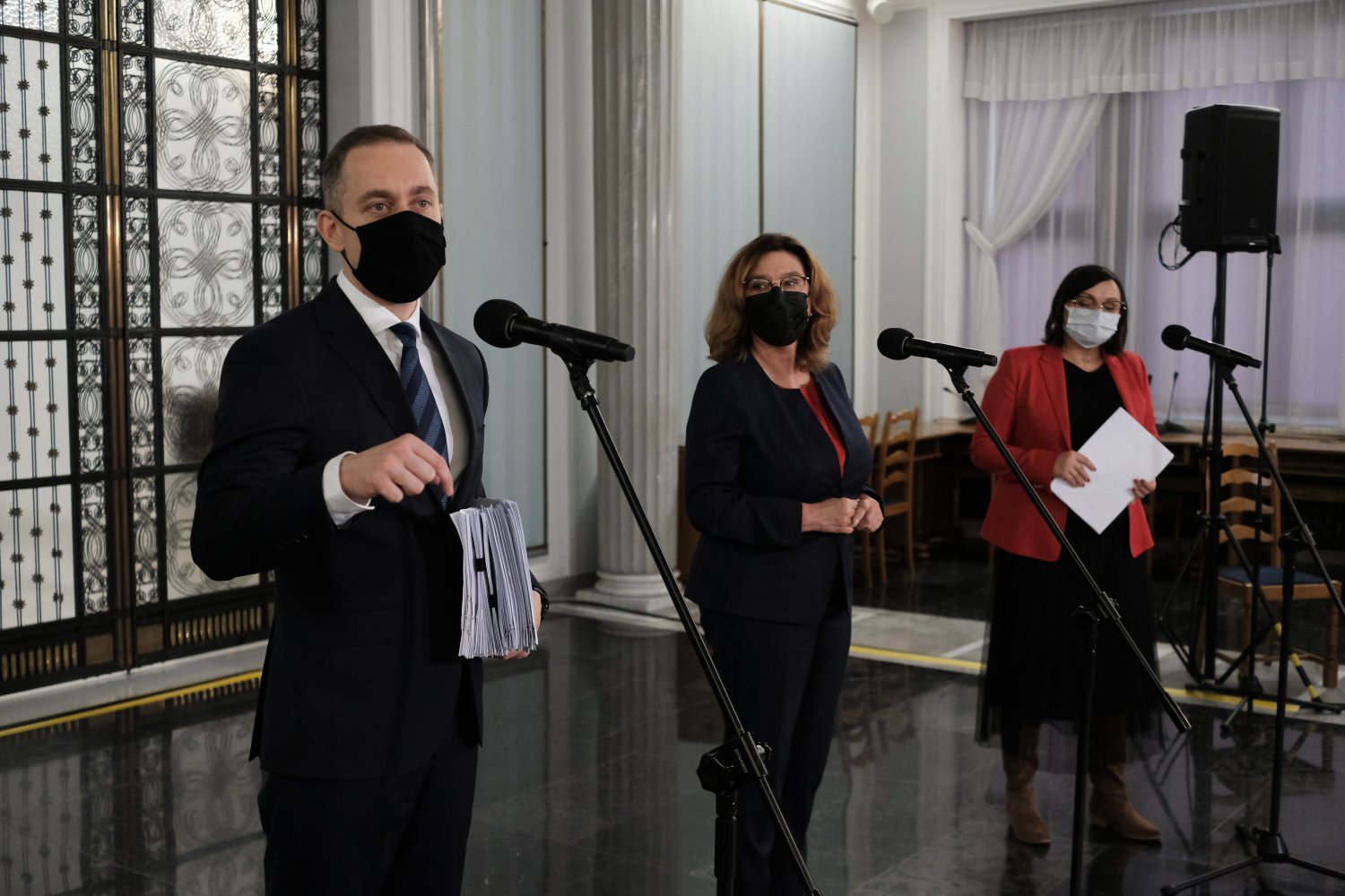 Klub parlamentarny KO ustalił stanowisko ws. tego, jak traktować decyzję TK Julii Przyłębskiej o aborcji.